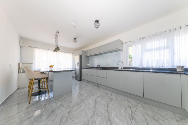 127 London Road, Luton, Bedfordshire photo 3