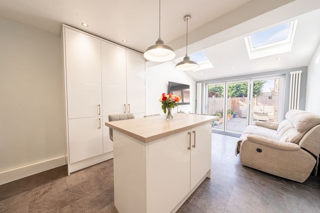37 Windsor Avenue, Leicester photo 3