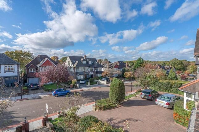 25 Beech Drive, London photo 4