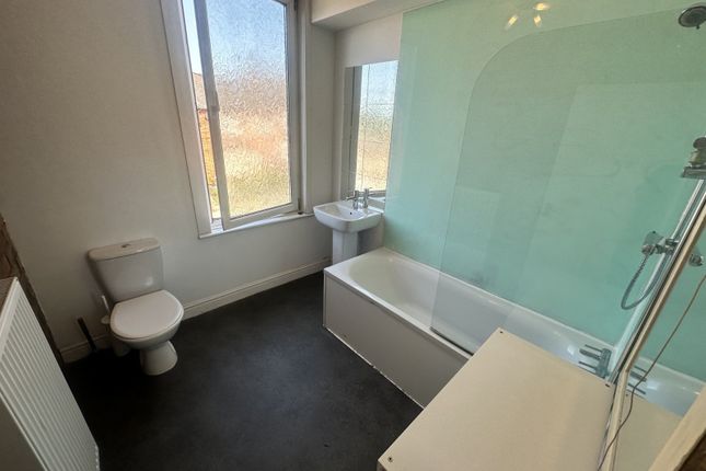 14, Norman Mount, Leeds photo 5