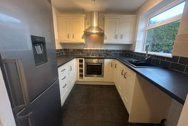 3, Laburnum Close, Undy photo 5