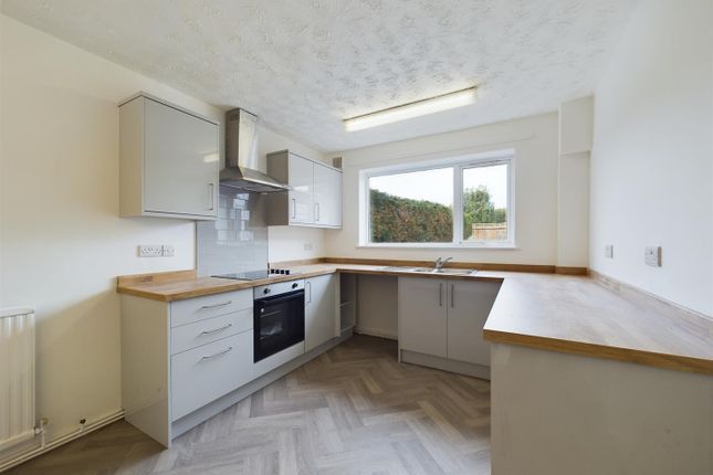 18, Elizabeth Avenue, Lincoln photo 2