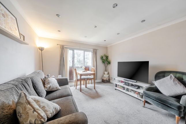 6, Pearces Walk, St. Albans photo 2