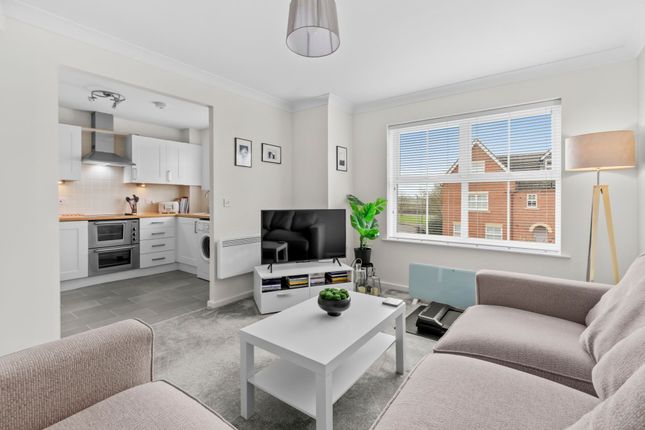 17 Juniper Drive, Aylesbury photo 3