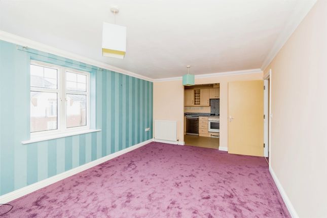 Flat for sale in Causton Gardens, Eastleigh