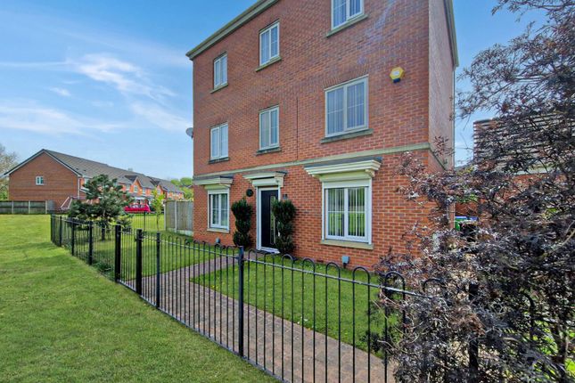 11, West Malling Close, Heywood photo 2