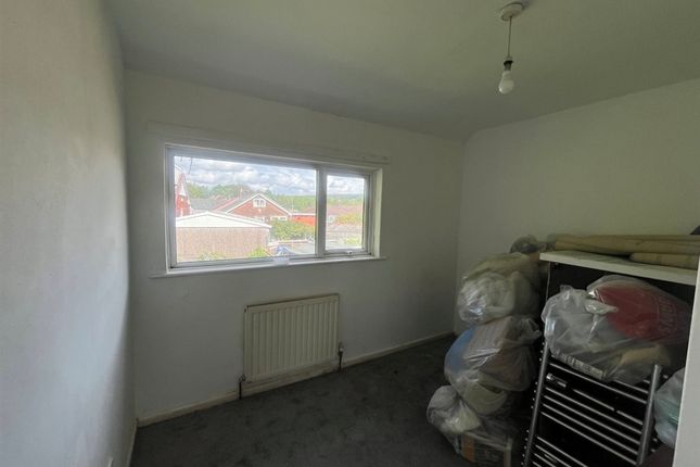 12, Alwin Road, OLDHAM photo 5