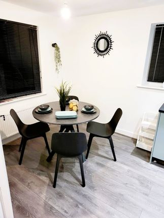 1, Woolton Close, Salford photo 4