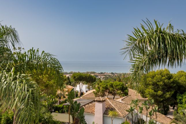 Villa for sale in Hacienda Las Chapas, Marbella, Malaga, Spain