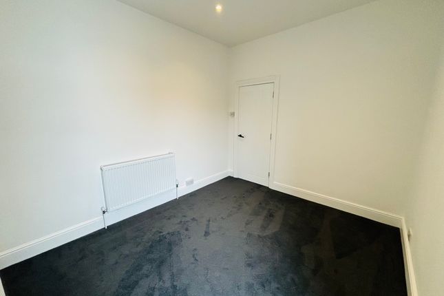 Flat to rent in Morel Street, Barry