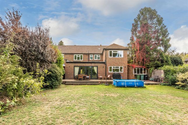 2, Yarm Close, Leatherhead photo 3