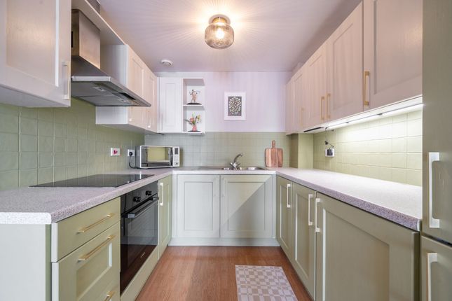 131 Maltings Close, London photo 4