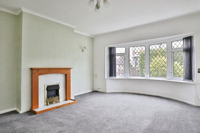 47, Lulworth Crescent, Leeds photo 2