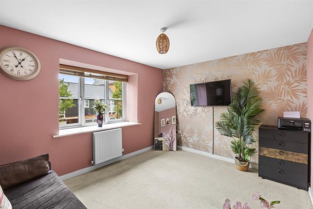 31, Chenille Drive, High Wycombe photo 4