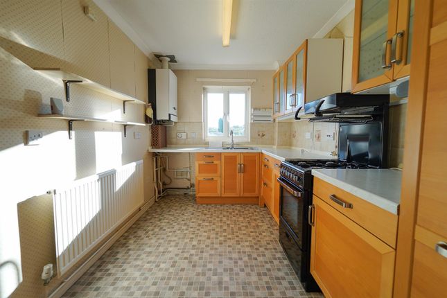 32, Tudor Court, Swansea photo 4