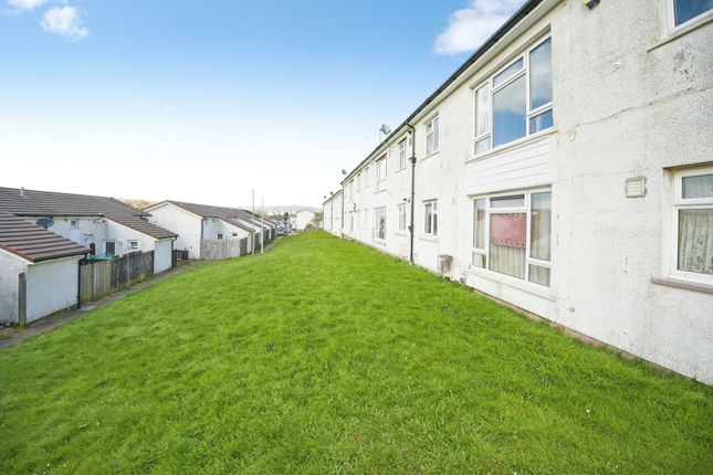 2-bed flat on 281, Maes-Y-Felin, Bridgend, £50,000