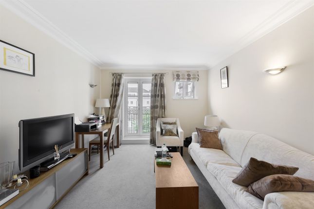 Thumbnail Flat to rent in Chantry Square, London