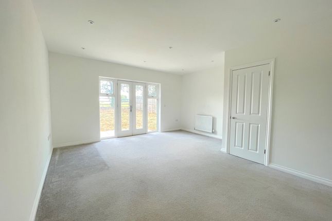 13 Sheppey Court, Halfway Road, Sheerness photo 2