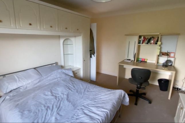 143, Lodge Hill Road, Birmingham photo 5