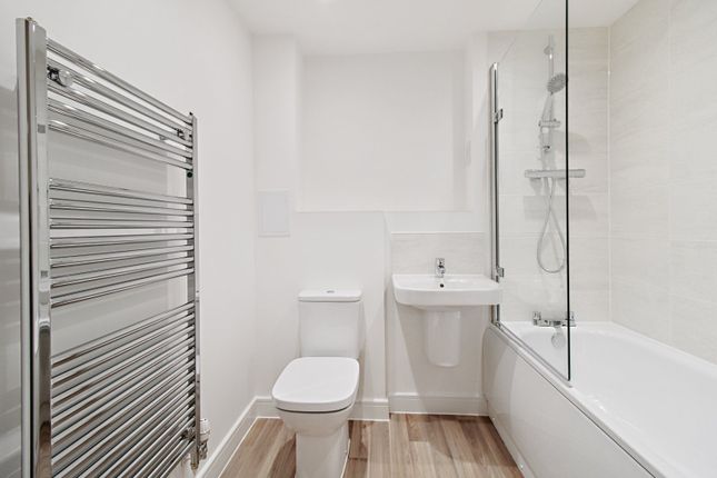 46 Heron Court,, Castle Hill Drive, Ebbsfleet Valley photo 5