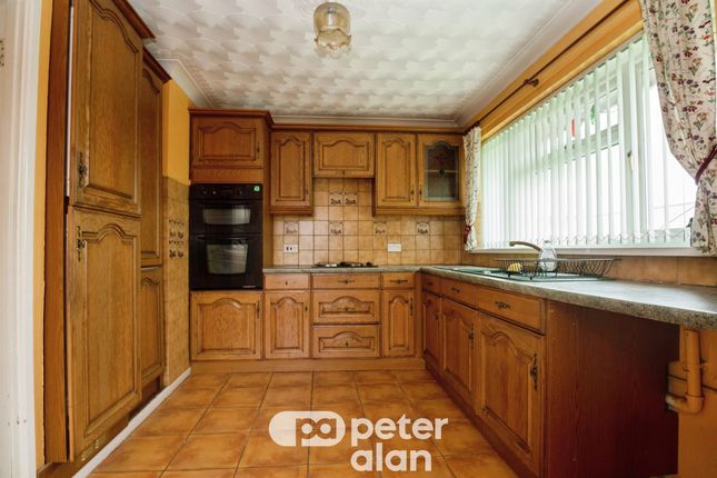 1, Caroline Way, Pontypool photo 4