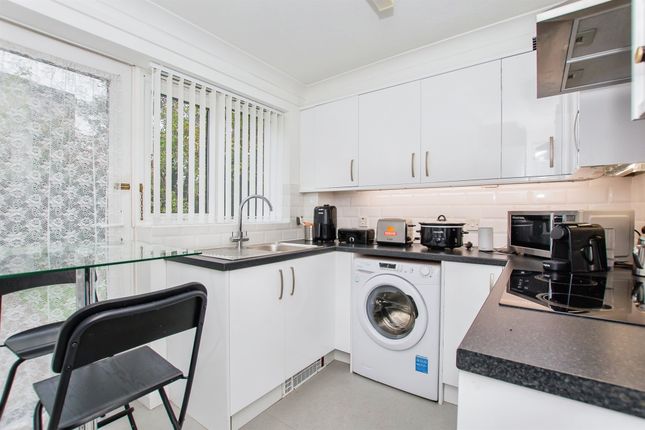 11, Kimbolton Court, Peterborough photo 2