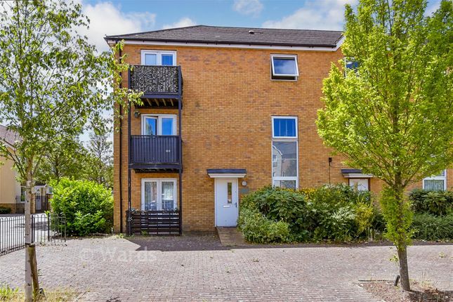 2-bed flat on Opal House, Spinel Close, Sittingbourne, £180,000
