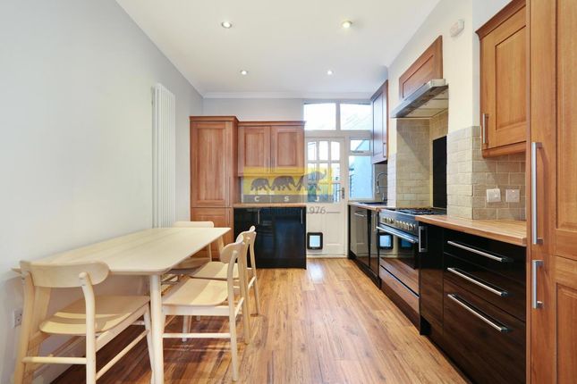 No12, Devonshire Road, London photo 4