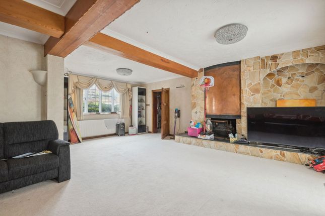 41, Astons Road, Northwood photo 3