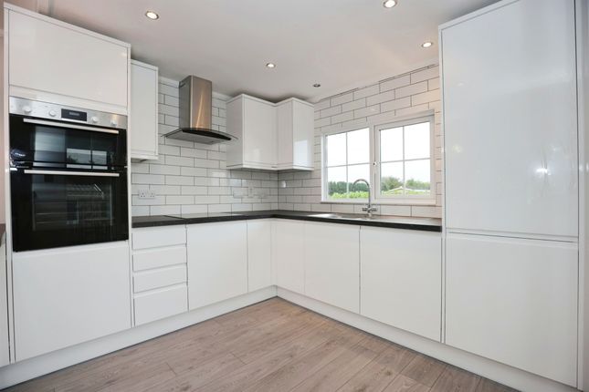 25, Topiary Park, Honeybourne Road, Alcester photo 3