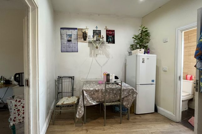 34B Norwood Road, SOUTHALL photo 3