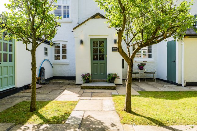 Cottage for sale in Hobb Lane, Moore