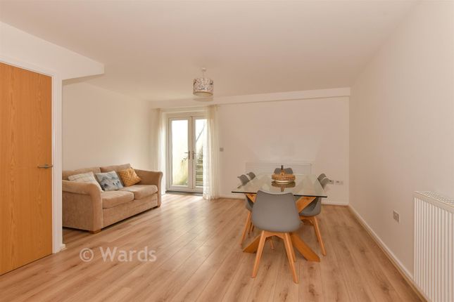 174, Springhead Parkway, Gravesend photo 4
