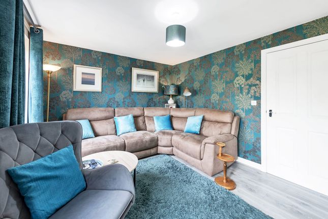 12 Melrose, Royston photo 2