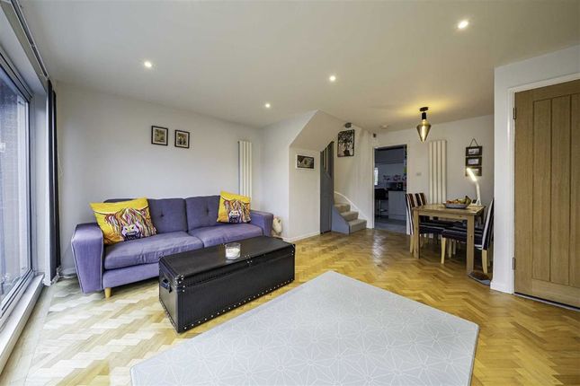 Flat for sale in Broom Close, Teddington