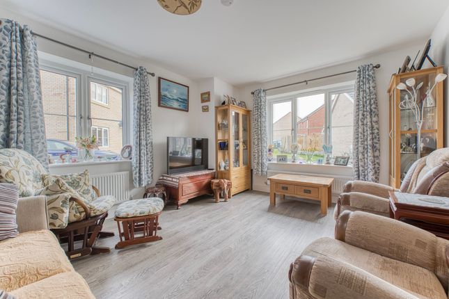 23 Kestrel Road, Great Yarmouth photo 4