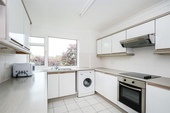 Flat for sale in Connaught Avenue, London