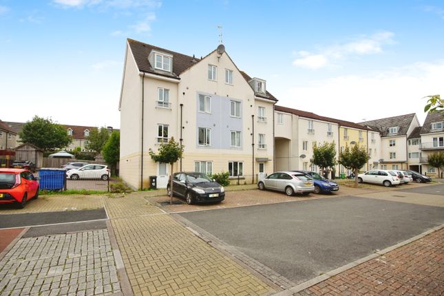 Thumbnail Flat for sale in Summit Close, Kingswood, Bristol, Gloucestershire