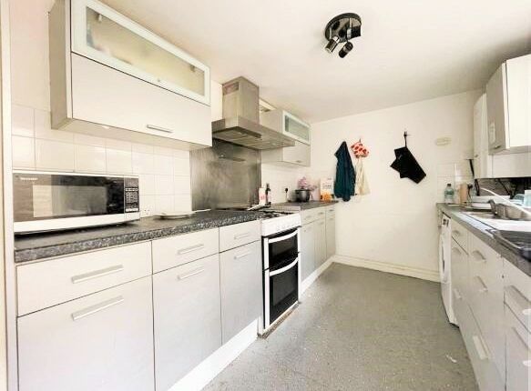 Terraced house for sale in Lewes Road, Brighton
