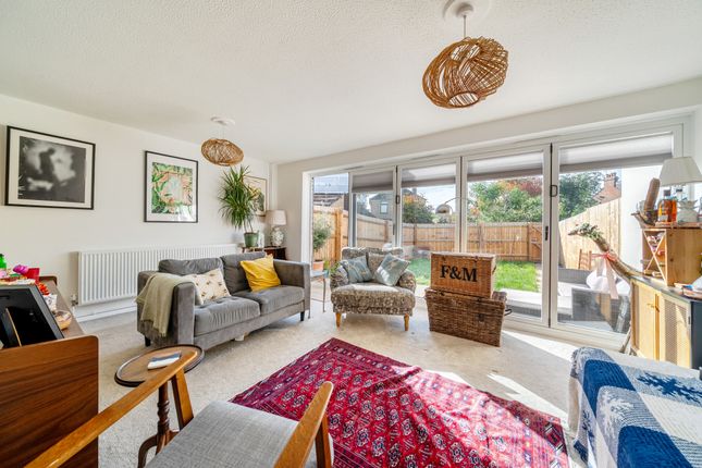 6, Cavalry Crescent, Windsor photo 4