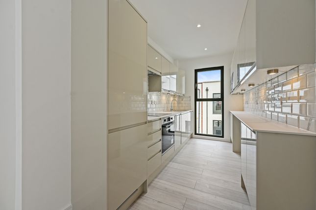 Flat 6, Harrow photo 2