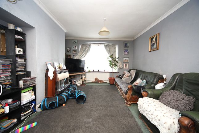 Luton, Bedfordshire photo 3