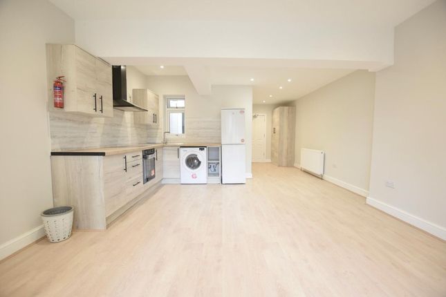 26 Meanley Road, London photo 5