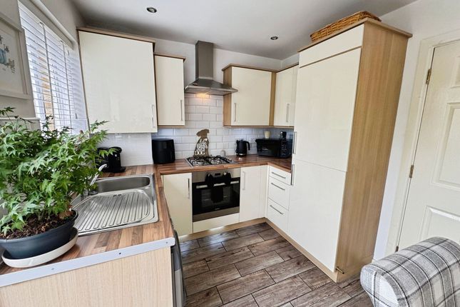 8a Rowan Tree Avenue, Port Talbot photo 3