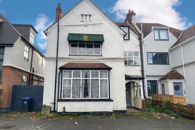 Thumbnail Terraced house for sale in Chatsworth Road, Mapesbury, London
