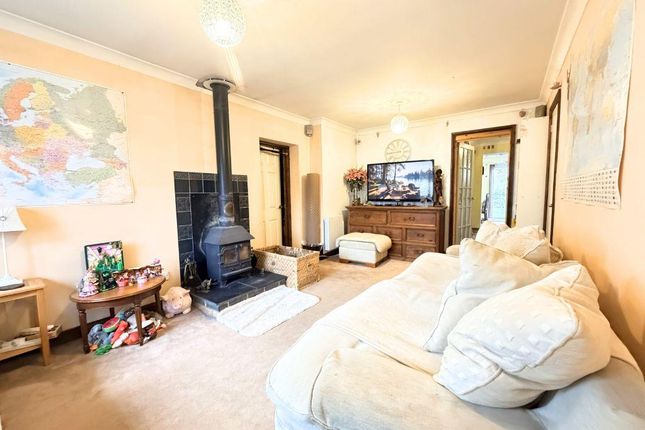 5, Oakapple Close, Horsham photo 3