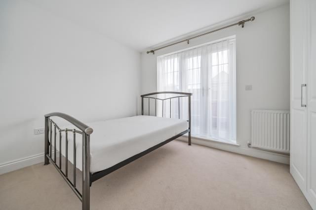 53, Kennedy Avenue, High Wycombe photo 5