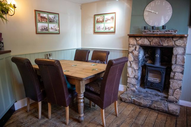 Unicorn, High Street, Cublington photo 3