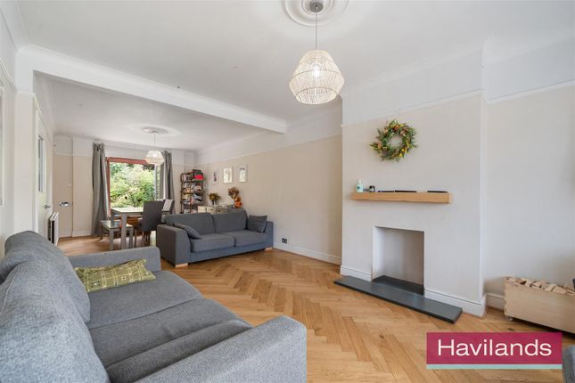 27, Chaseville Park Road, London photo 3