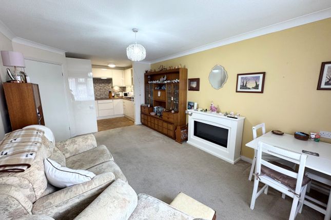 50, Francis Court, GUILDFORD photo 4